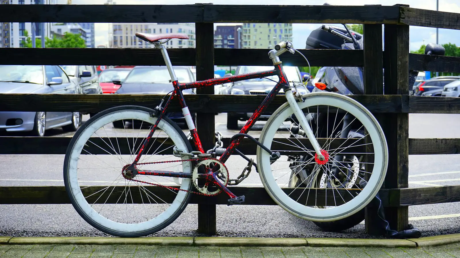 E-bike secured with heavy duty lock